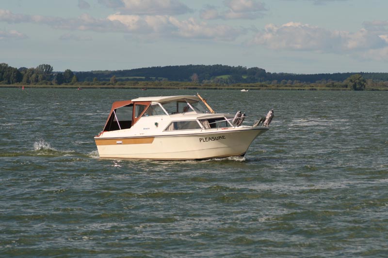 Hausboot Bootsvermietung Bootscharter & Bootstouren auf der Peene in Mecklenburg-Vorpommern